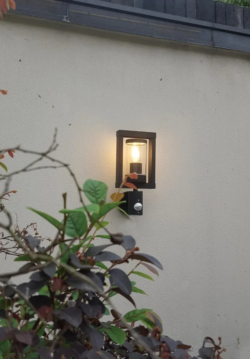 Lumibright Brenta LVU4023 Outdoor Wall Light