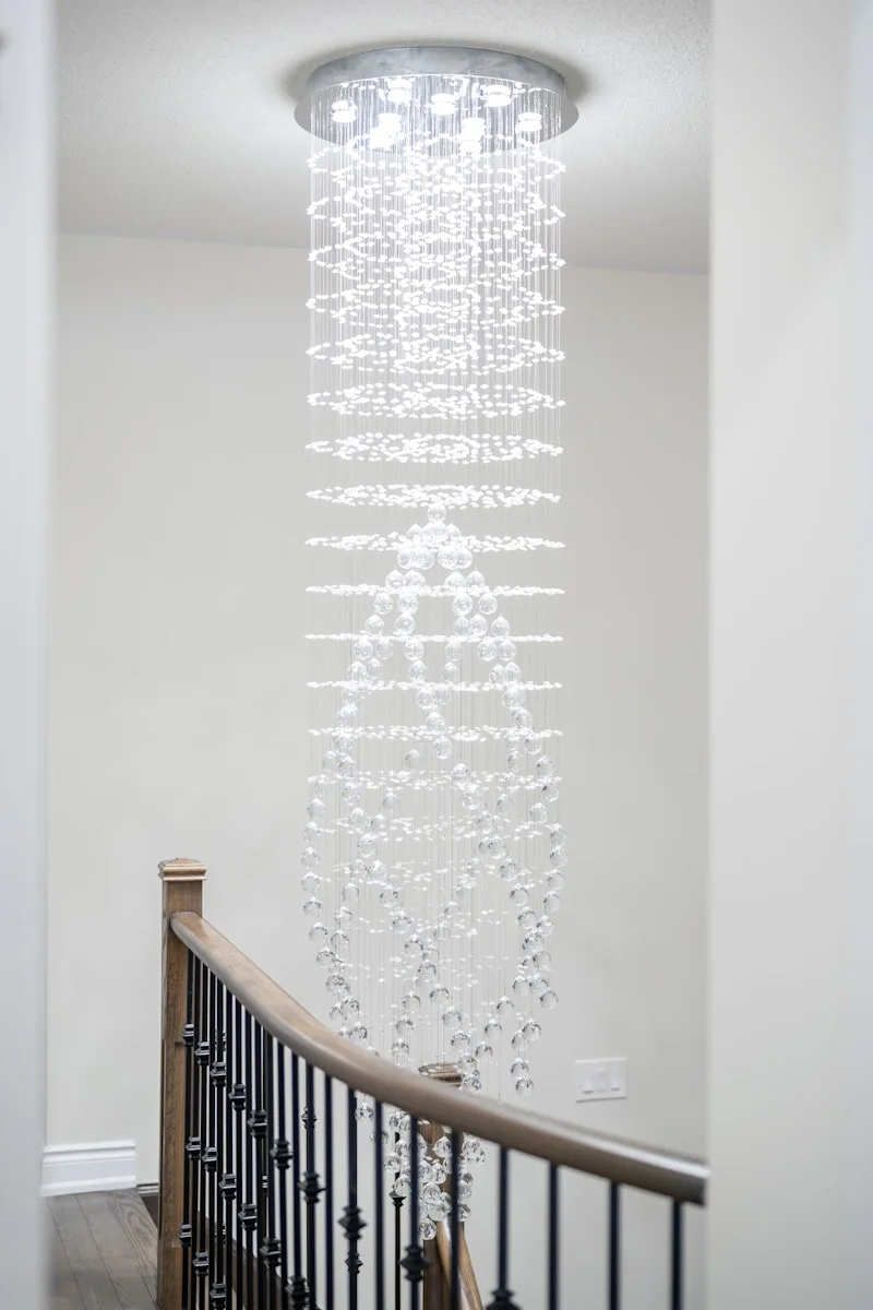 Chandeliers Selection Guide for Dubai Homes: From Classic Crystal to Modern Design