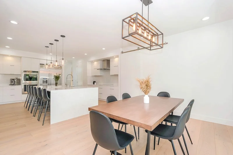 Pendant Lights for Dining Rooms: Design Ideas & Selection Tips